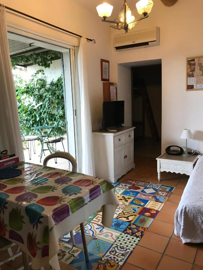Chambres D'Hotes Et Gites Le Mas Mellou Orange  Exterior foto